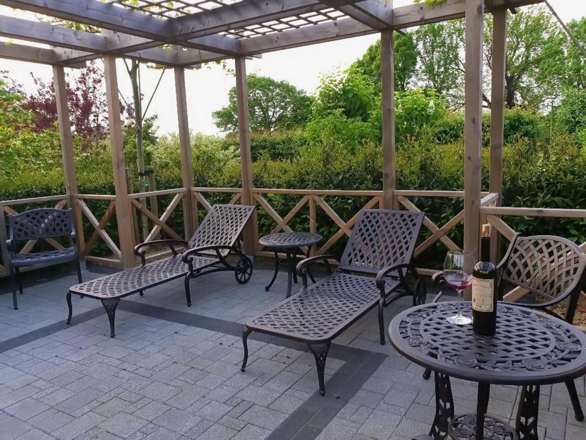 B&B Secret Garden Voeren Eksteriør billede