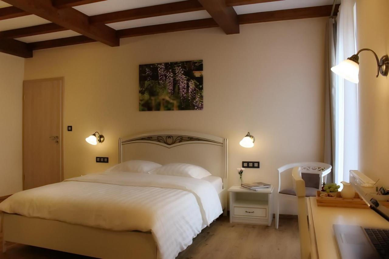 B&B Secret Garden Voeren Eksteriør billede