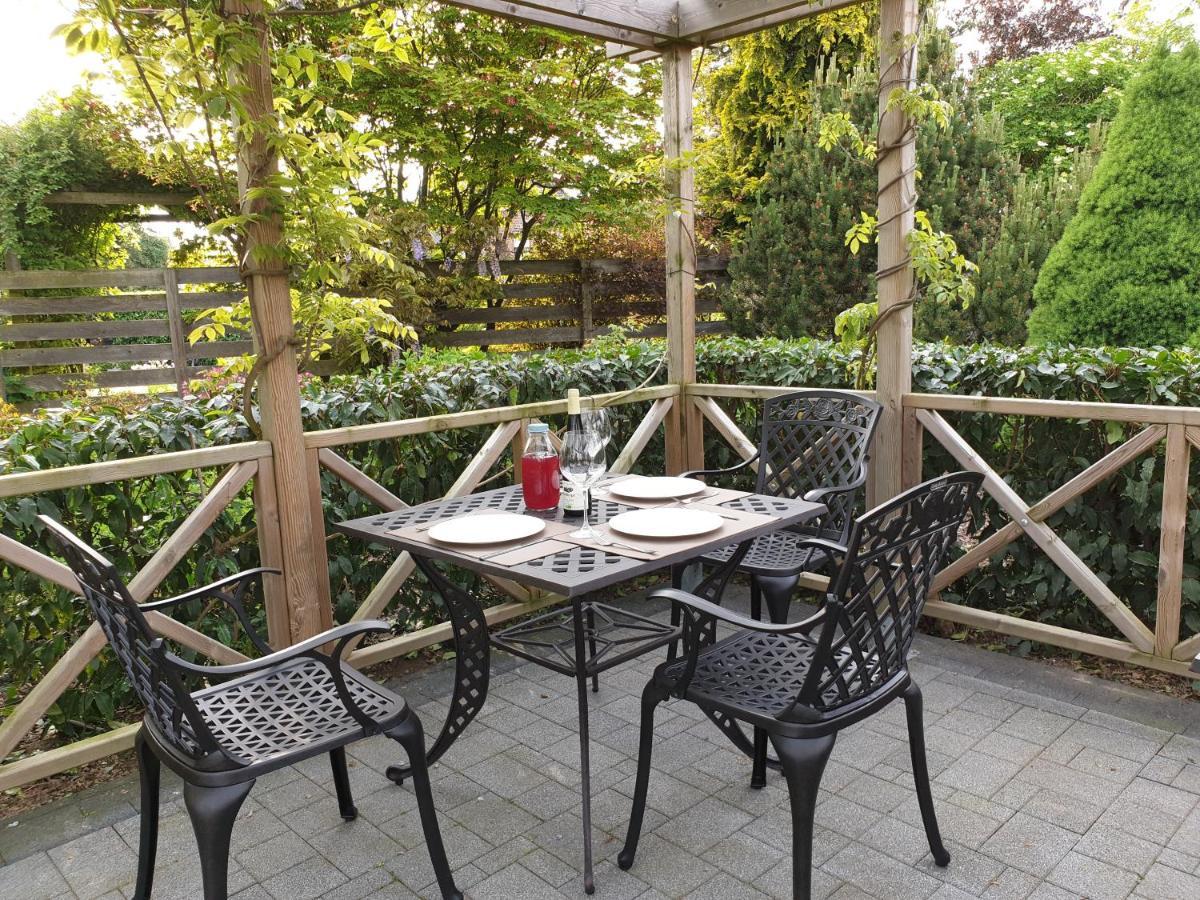 B&B Secret Garden Voeren Eksteriør billede