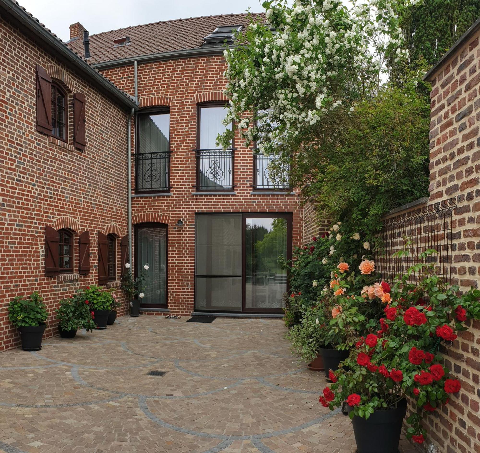 B&B Secret Garden Voeren Eksteriør billede